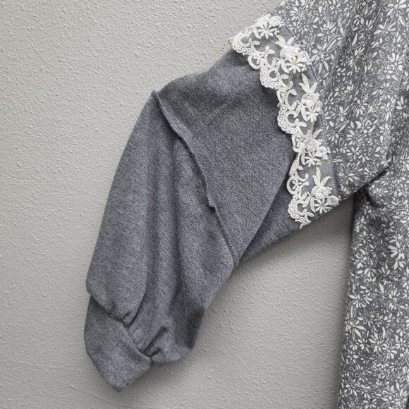 Sugarfox Sweatshirt Womens 1XL Gray Floral Panel Lace Trim Pullover Long Sleeve - Picture 2 of 9